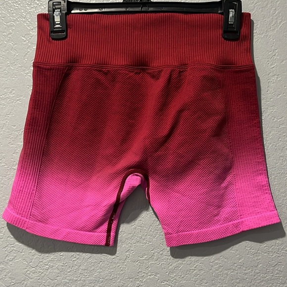 PINK Ombré Seamless Biker Shorts - Picture 2 of 5